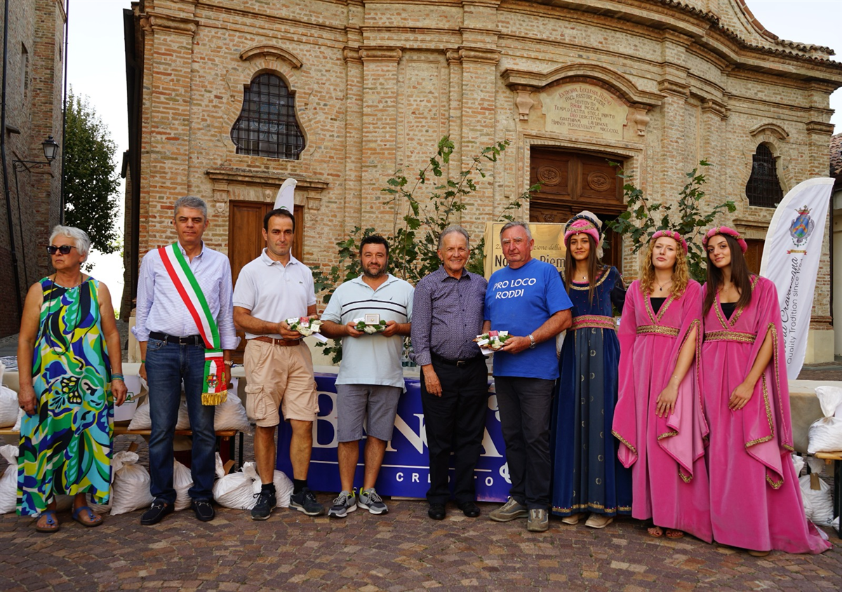 Foto di gruppo primi tre classificati